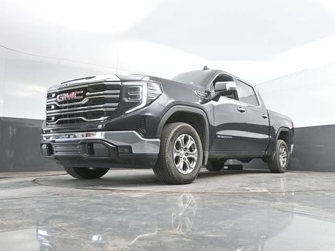 Used 2025 GMC Sierra 1500 SLT AWD/4WD image 45