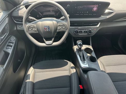 Used 2026 Buick Envista Preferred FWD image 23