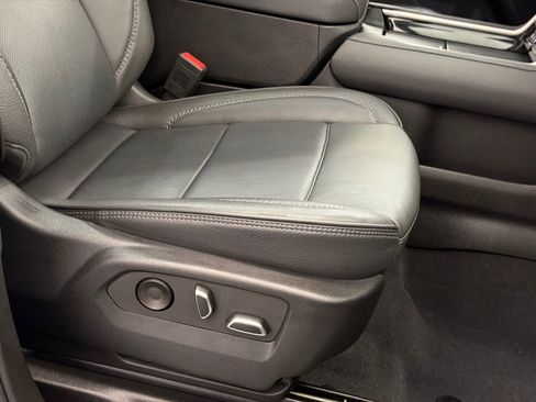 Used 2022 GMC Yukon XL Denali image 14