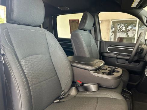Used 2025 RAM 2500 Big Horn AWD/4WD image 24