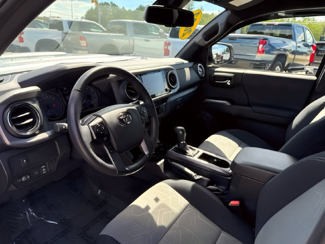 Used 2023 Toyota Tacoma TRD Sport w/ Technology Package AWD/4WD image 13