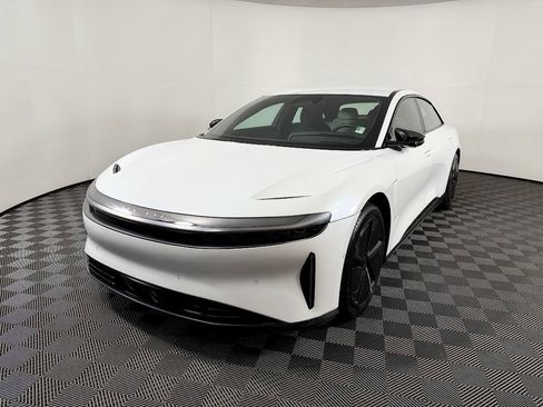 Used 2024 Lucid Air Touring image 3