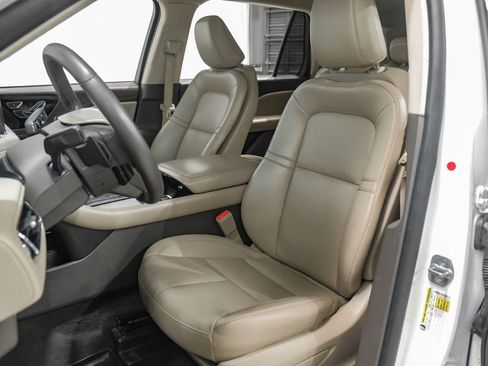 Used 2022 Lincoln Aviator 2WD image 29