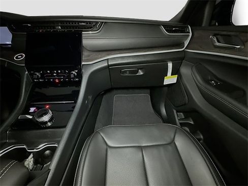 New 2025 Jeep Grand Cherokee L Limited image 26