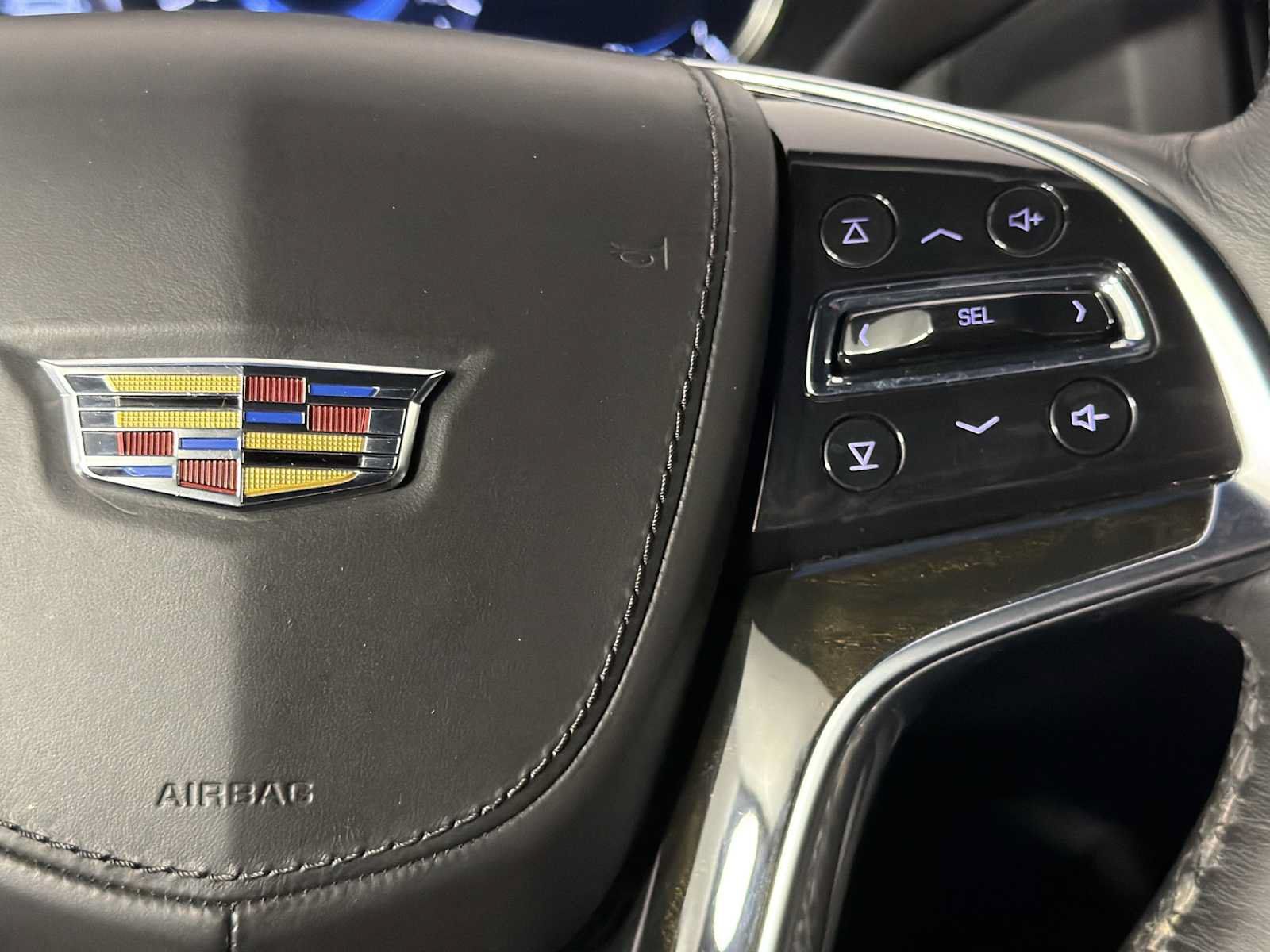 Used 2019 Cadillac Escalade Platinum AWD/4WD image 36