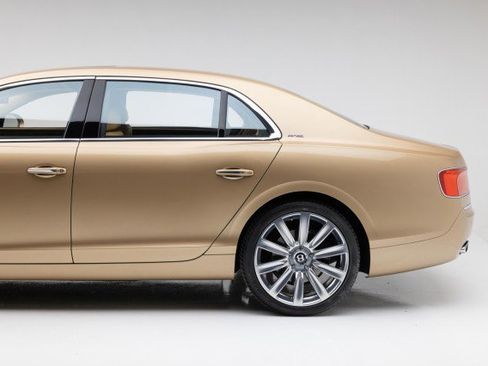 Used 2015 Bentley Flying Spur W12 image 19