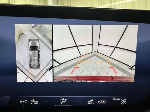 Certified 2025 Buick Enclave Avenir image 32