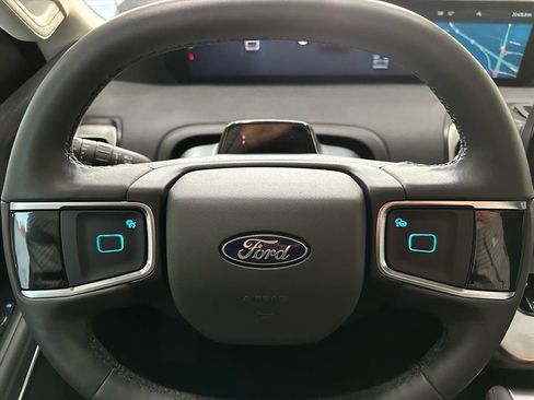 Certified 2025 Ford Expedition Active image 38