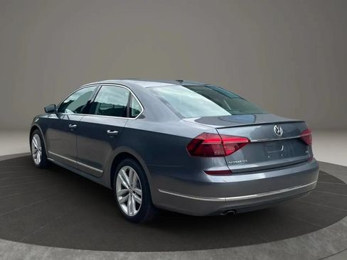 Used 2018 Volkswagen Passat 2.0T SEL Premium FWD image 10