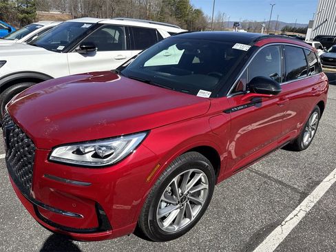 Used 2025 Lincoln Corsair Grand Touring w/ Equipment Group 301A image 4