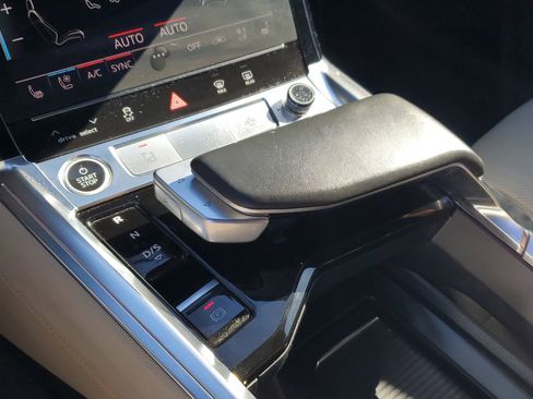 Used 2022 Audi e-tron Chronos w/ Chronos Package image 31