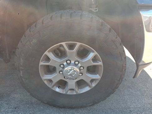 Used 2019 RAM 2500 Laramie AWD/4WD image 5