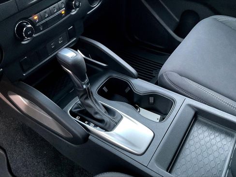 Used 2022 Nissan Frontier SV image 17