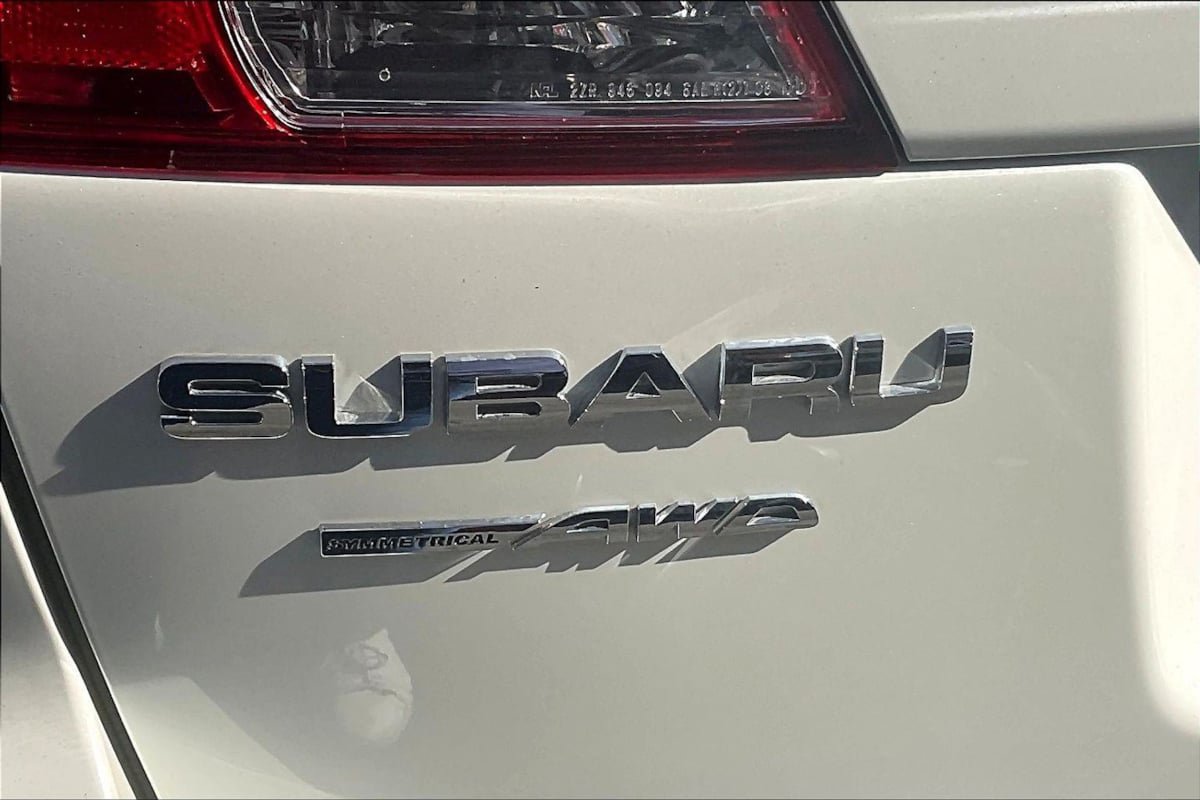 Used 2014 Subaru Outback 2.5i Limited w/ Moonroof Package AWD/4WD image 23