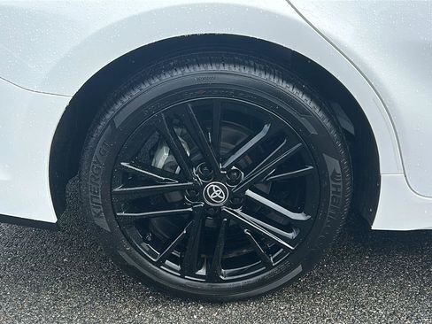 Used 2025 Toyota Camry SE w/ Convenience Package image 12