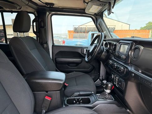 Used 2019 Jeep Wrangler Unlimited Sport S AWD/4WD image 23