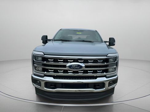 New 2026 Ford F250 Lariat w/ FX4 Off-Road Package image 8
