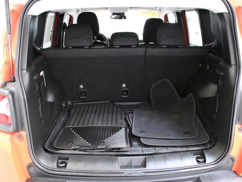 Used 2020 Jeep Renegade Latitude AWD/4WD image 26
