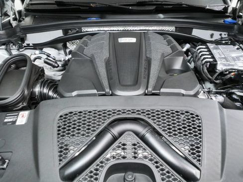 New 2026 Porsche Macan GTS AWD/4WD image 36
