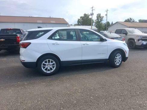 Used 2024 Chevrolet Equinox LS FWD image 4