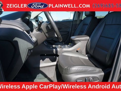 Used 2024 GMC Terrain SLT AWD/4WD image 16