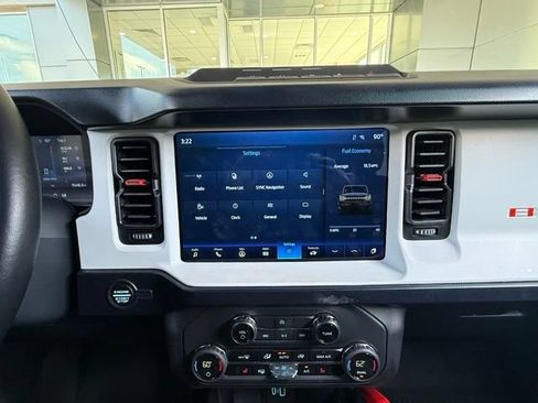 Used 2024 Ford Bronco Heritage Edition AWD/4WD image 25