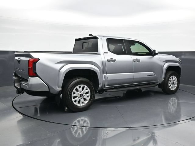Used 2024 Toyota Tacoma SR5 AWD/4WD image 2