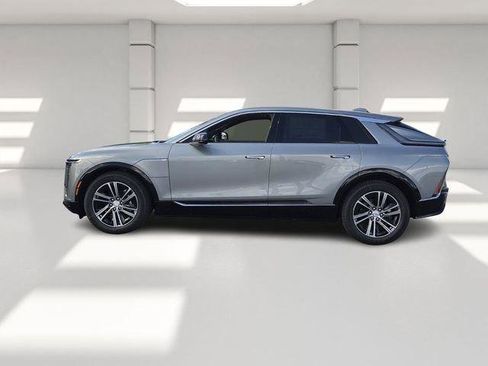 New 2026 Cadillac Lyriq Luxury image 2