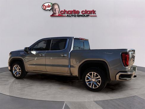 Used 2023 GMC Sierra 1500 SLT image 2