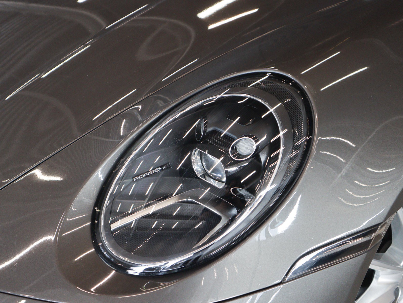 Certified 2021 Porsche 911 Carrera S RWD image 32