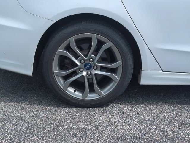 Used 2020 Ford Fusion SEL FWD image 12