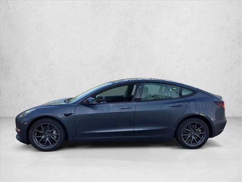 Used 2022 Tesla Model 3 Long Range AWD/4WD image 8