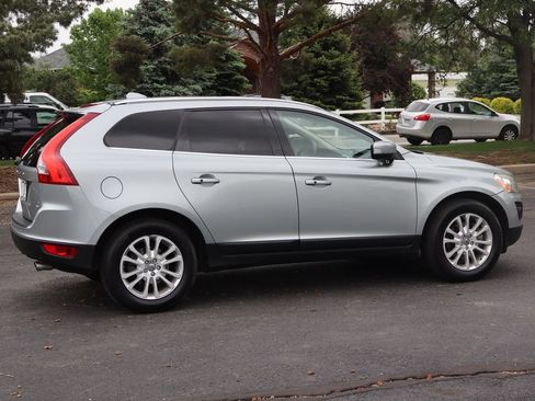 Used 2010 Volvo XC60 T6 AWD/4WD image 4