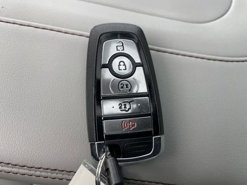 Used 2025 Ford Expedition Active AWD/4WD image 28