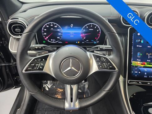 Used 2024 Mercedes-Benz GLC 300 4MATIC image 18