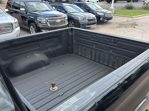 Used 2018 Toyota Tundra SR5 w/ SR5 Upgrade Package AWD/4WD image 11