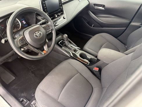 Used 2021 Toyota Corolla LE FWD image 4