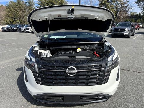 New 2026 Nissan Pathfinder SV image 6