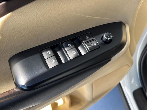 Used 2018 Toyota Highlander XLE image 29