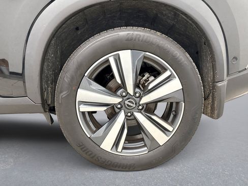 Used 2023 Nissan Rogue SL w/ SL Premium Package image 12