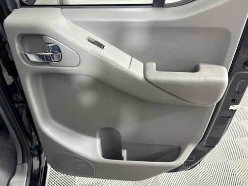 Used 2021 Nissan Frontier SV w/ SV Utility Package image 42