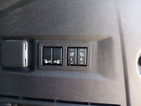 Used 2023 Chevrolet Tahoe Z71 w/ Luxury Package image 47