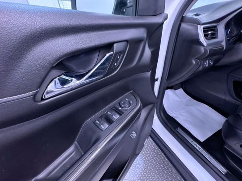 Used 2023 GMC Acadia SLT FWD image 12