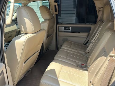 Used 2013 Ford Expedition XLT RWD image 11