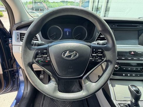 Used 2016 Hyundai Sonata SE FWD image 17