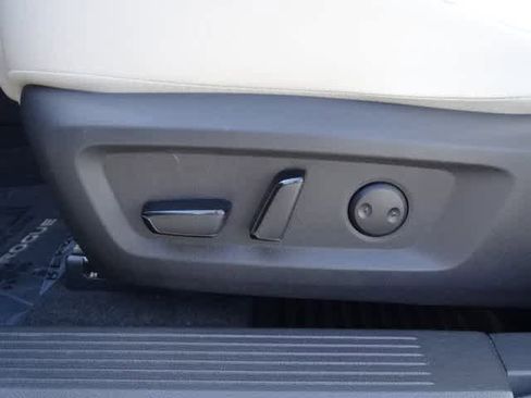 Used 2021 Nissan Rogue SL image 18