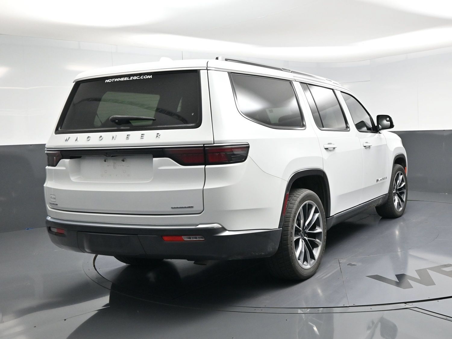 Used 2022 Jeep Wagoneer Series III w/ Premium Group I AWD/4WD image 9
