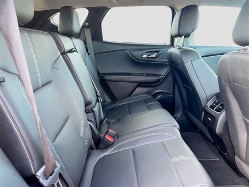 Used 2025 Chevrolet Blazer LT image 26