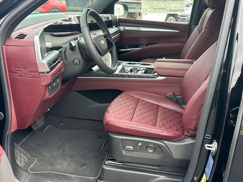New 2026 Cadillac Escalade ESV Sport w/ LPO, ONYX Package AWD/4WD image 7