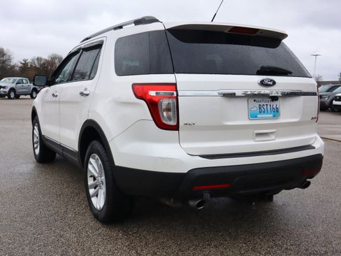Used 2015 Ford Explorer XLT AWD/4WD image 3